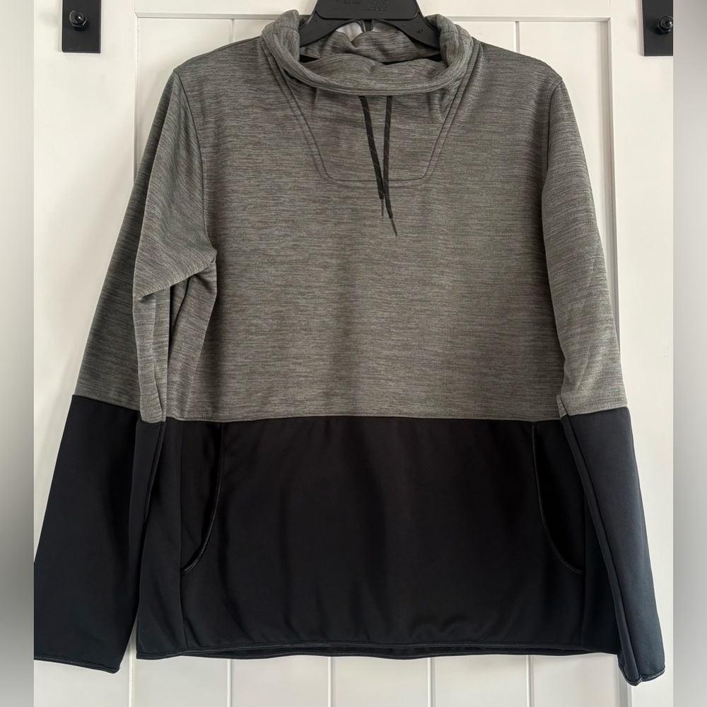 Columbia Rosemont Station Pullover